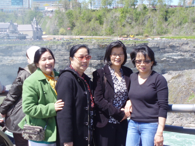 Ng_c Thanh, Chi Liên (Ch_ c_aLTBé) , Trân (LMinh), Hà (B_n)